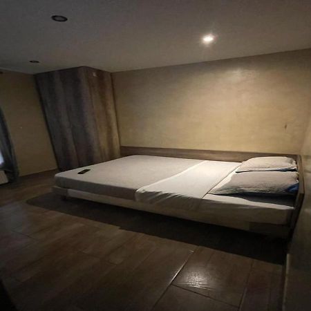 Lpl Paris Hotel ภายนอก รูปภาพ