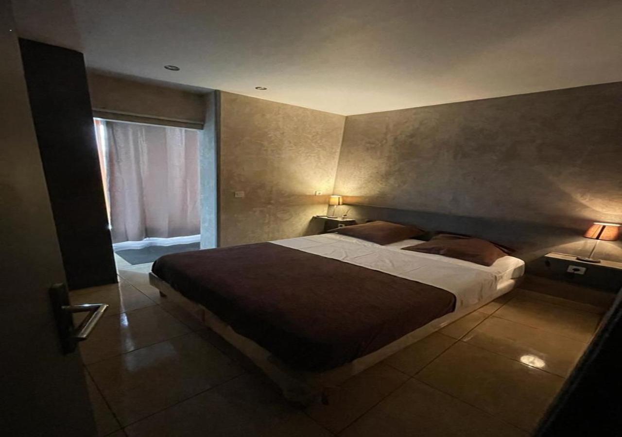 Lpl Paris Hotel ภายนอก รูปภาพ